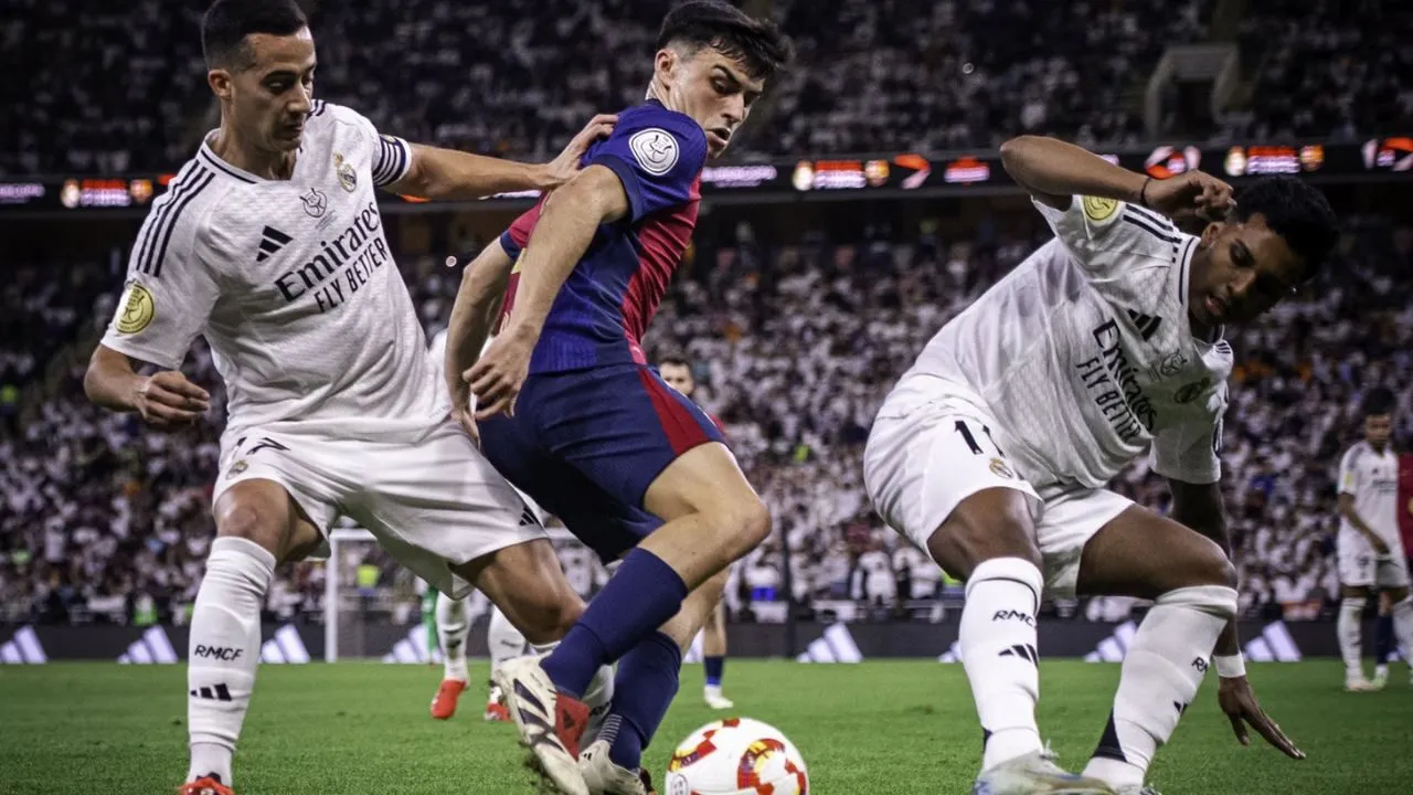 Pedri từng bị Real Madrid chê trước khi tới Barca