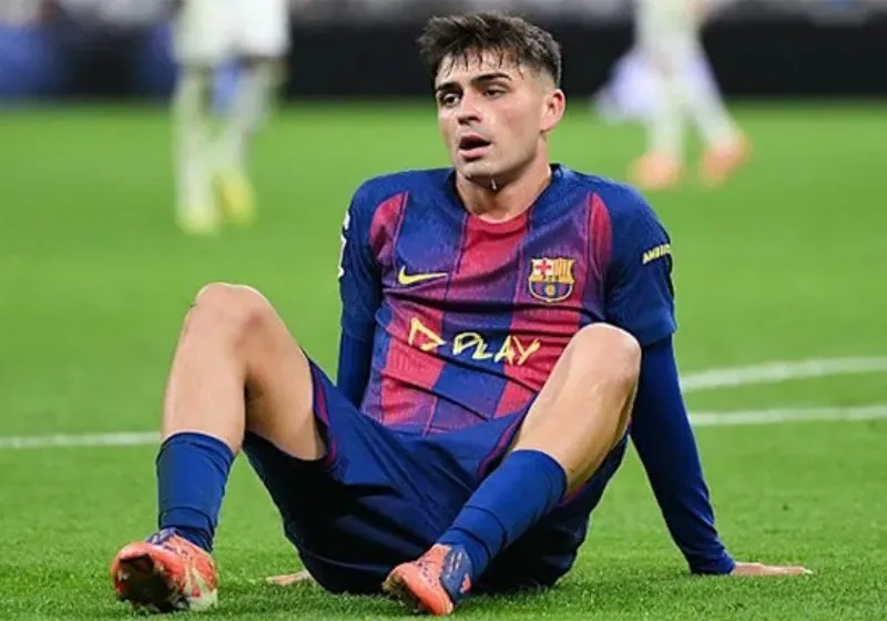 Pedri dính chấn thương