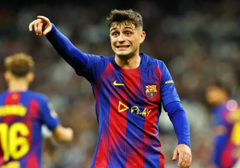 Pedri nói về HLV Hansi Flick 